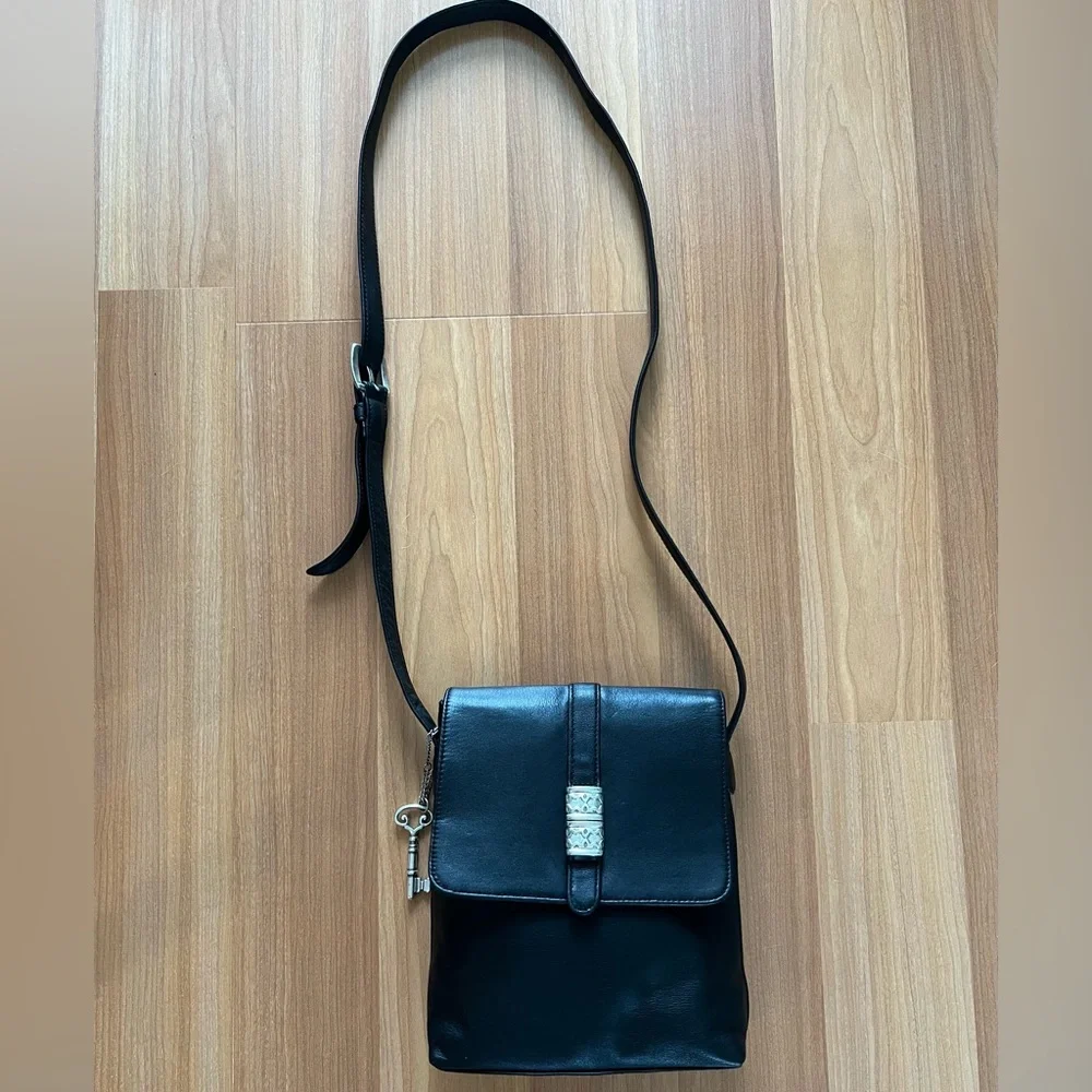 Vintage Fossil 75082 Black Leather Crossbody Bag Key Charm Soft Leather